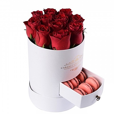 12 Roses and Maccaron